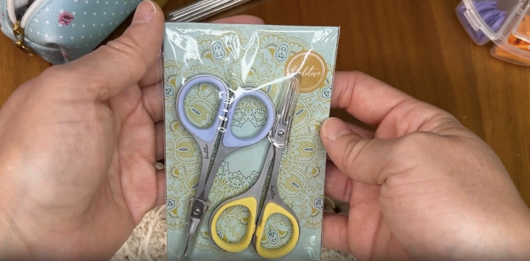 ハンドメイド　蓋付きはさみ入れ　キルティング　ネイビー リトルハウス NEWキルトシザース160mm 革ケース付 | 裁縫道具